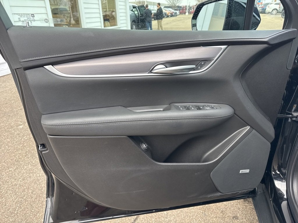 2025 Cadillac XT5 Luxury