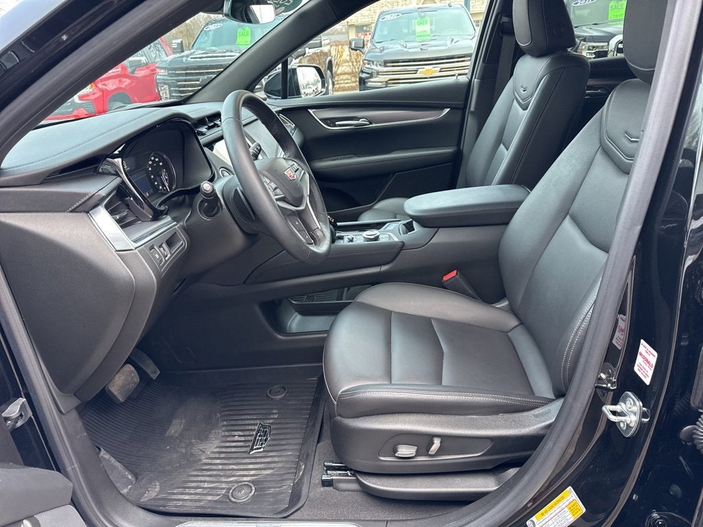 2025 Cadillac XT5 Luxury