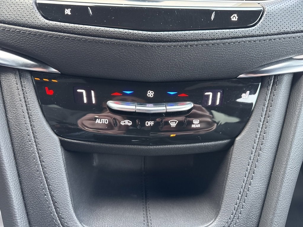 2025 Cadillac XT5 Luxury