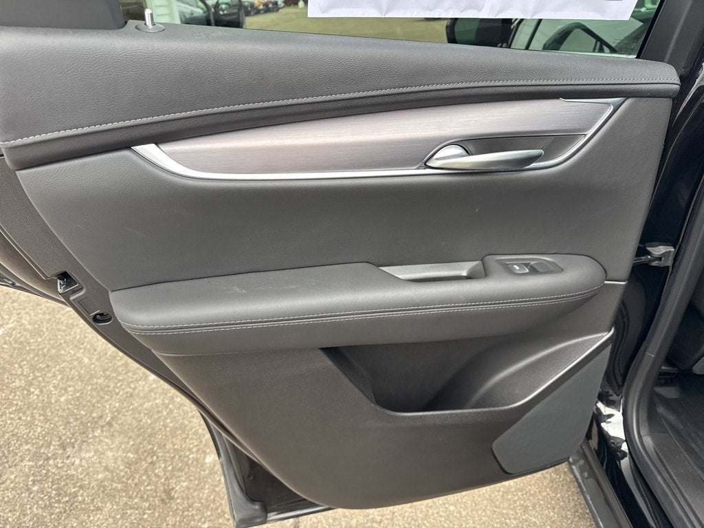 2025 Cadillac XT5 Luxury