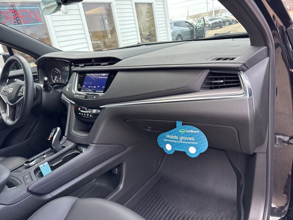 2025 Cadillac XT5 Luxury