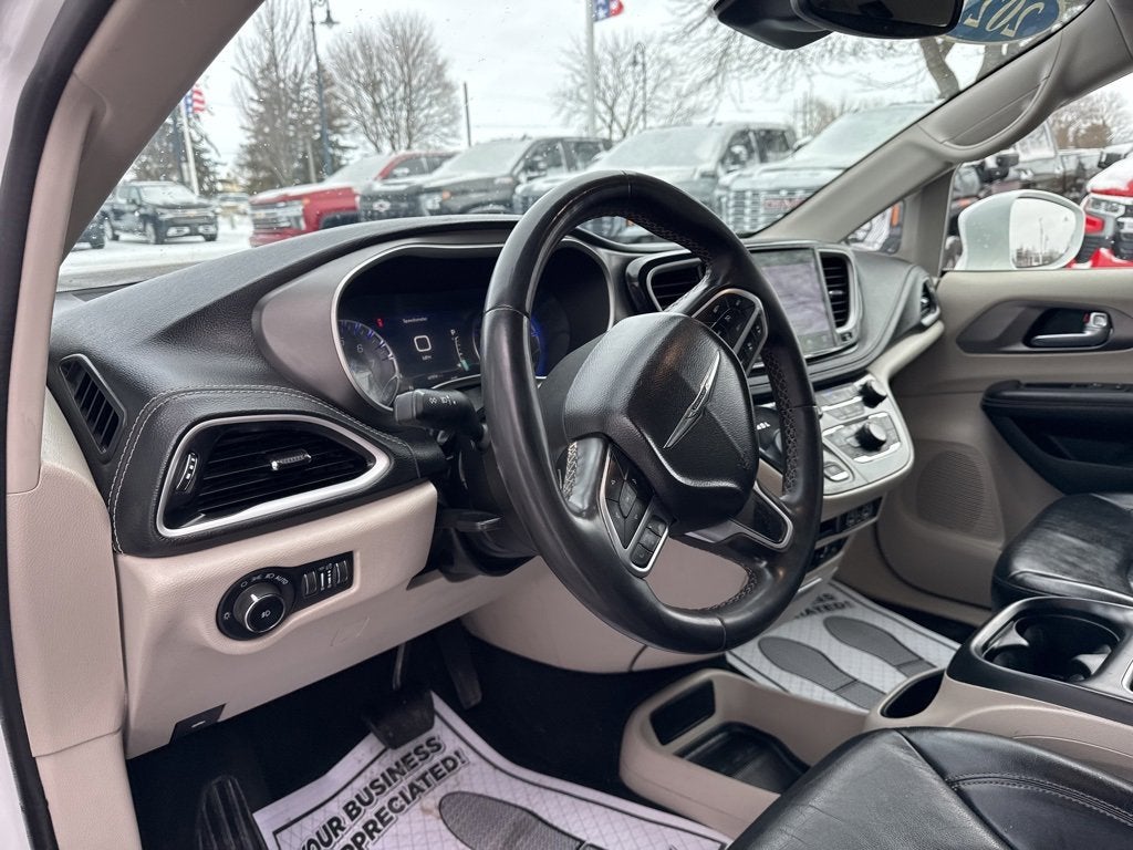 2022 Chrysler Pacifica Touring L