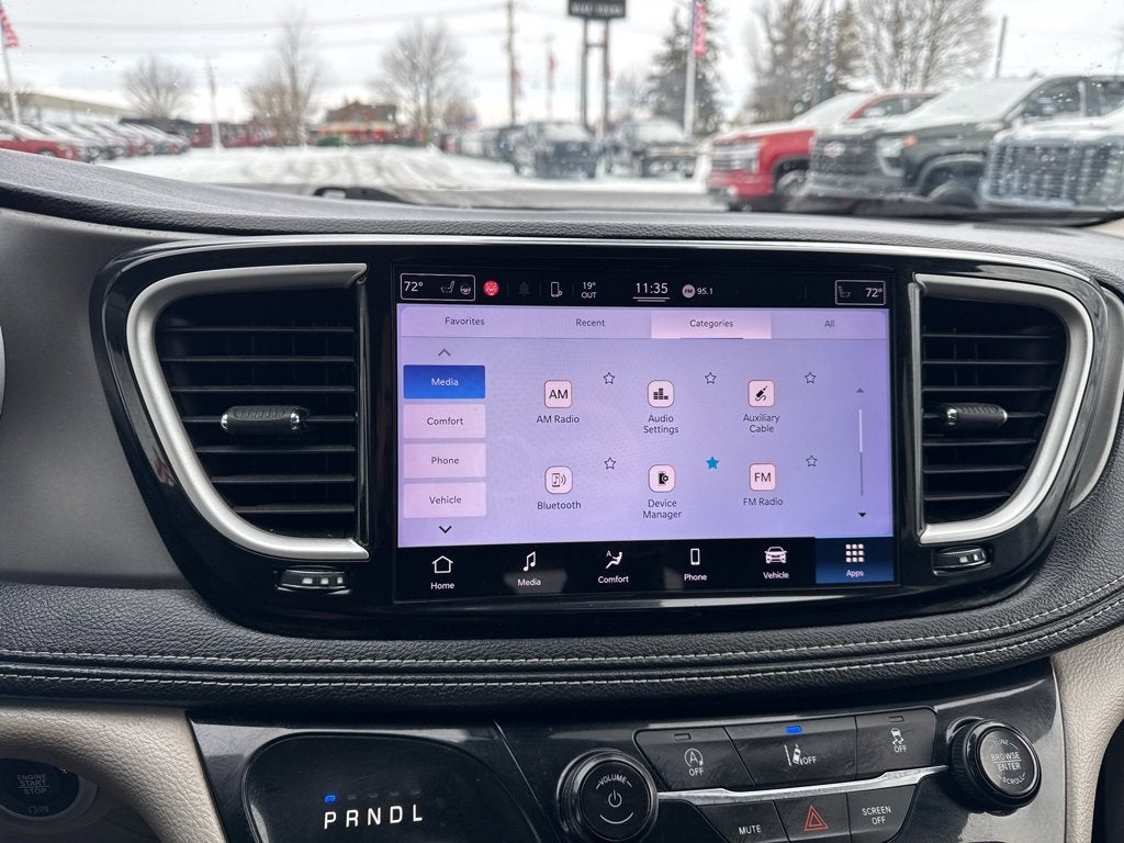 2022 Chrysler Pacifica Touring L