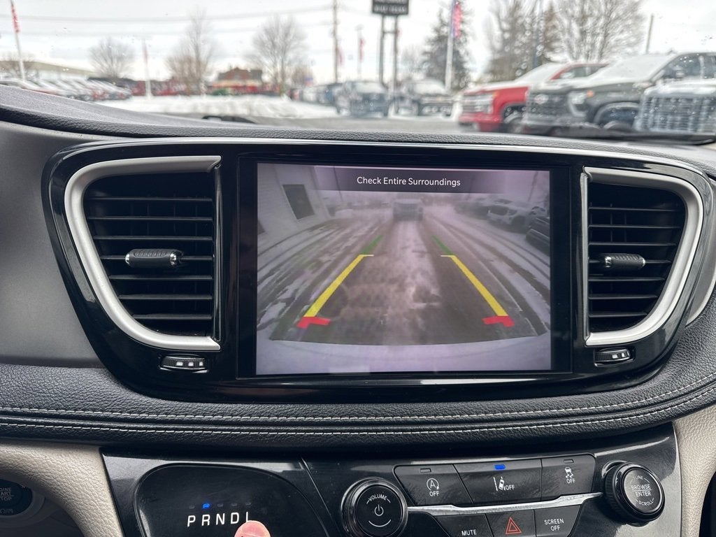 2022 Chrysler Pacifica Touring L