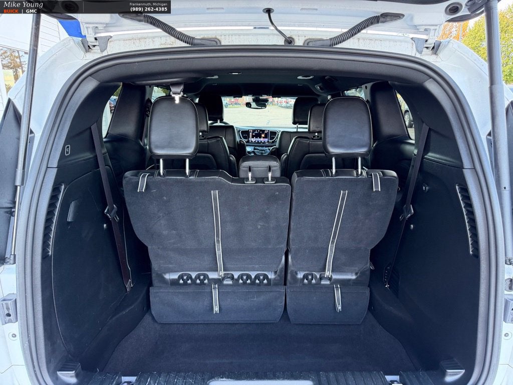 2025 Chrysler Pacifica Select