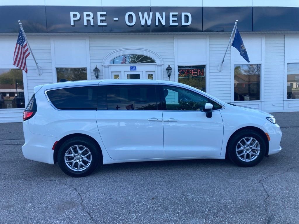 2023 Chrysler Pacifica Touring L