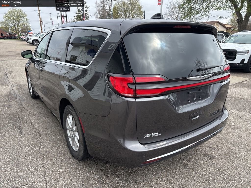 2023 Chrysler Pacifica Touring L