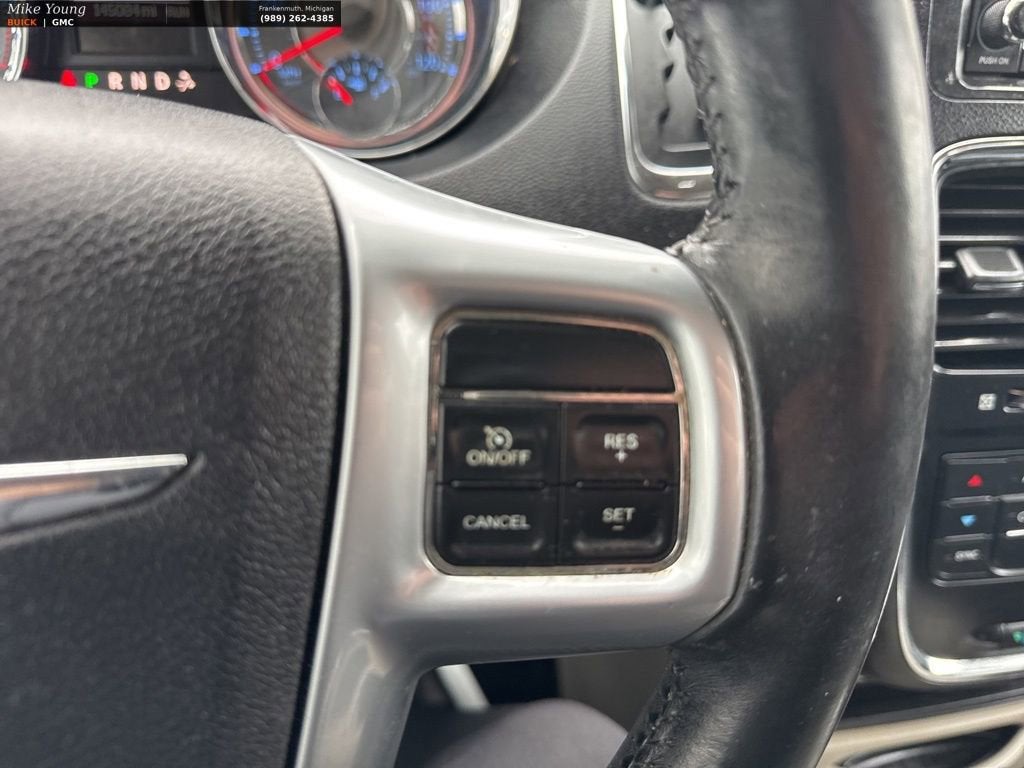 2013 Chrysler Town & Country Touring