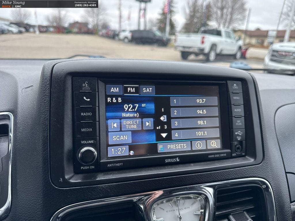 2013 Chrysler Town & Country Touring