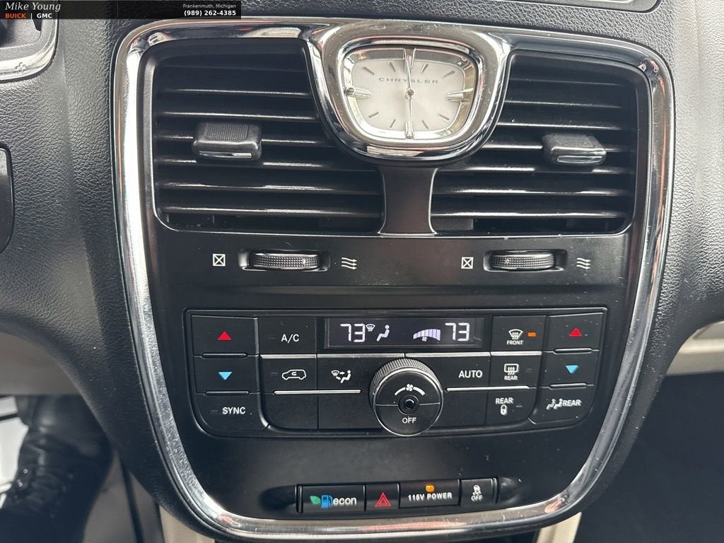 2013 Chrysler Town & Country Touring