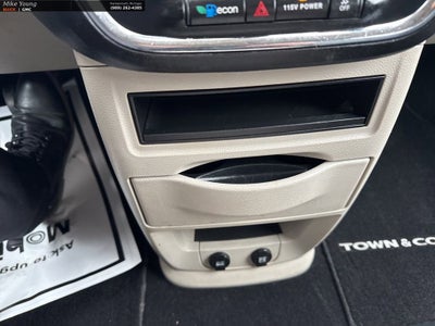 2013 Chrysler Town & Country Touring