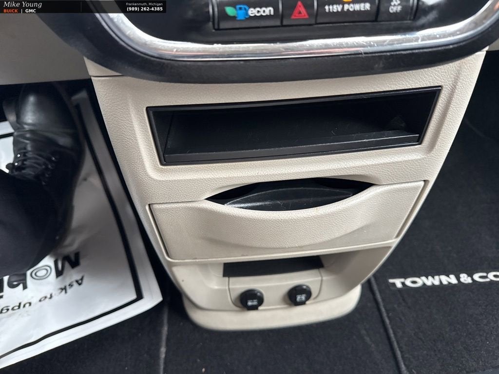 2013 Chrysler Town & Country Touring