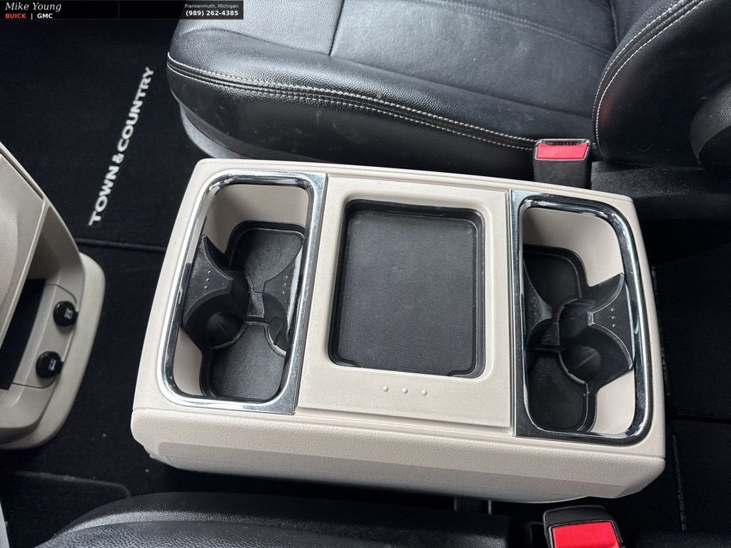 2013 Chrysler Town & Country Touring