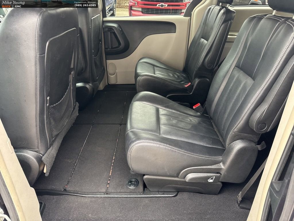 2013 Chrysler Town & Country Touring