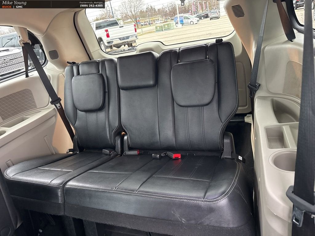 2013 Chrysler Town & Country Touring