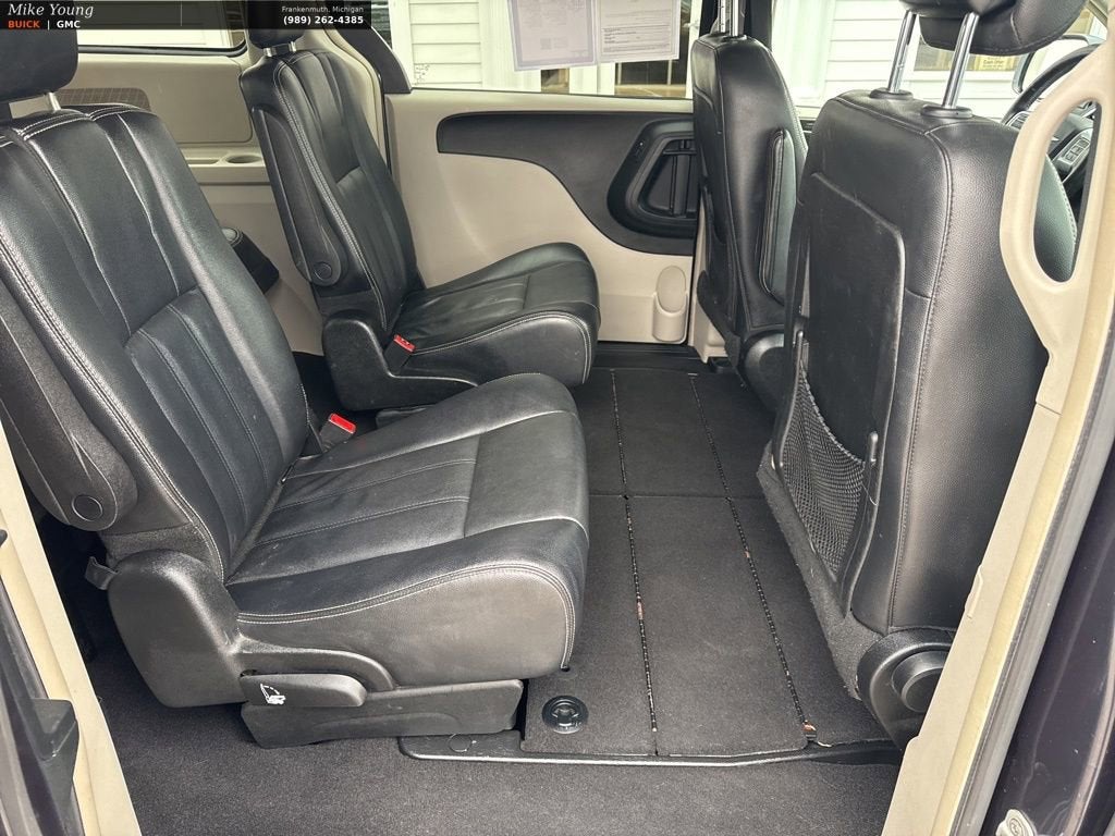 2013 Chrysler Town & Country Touring