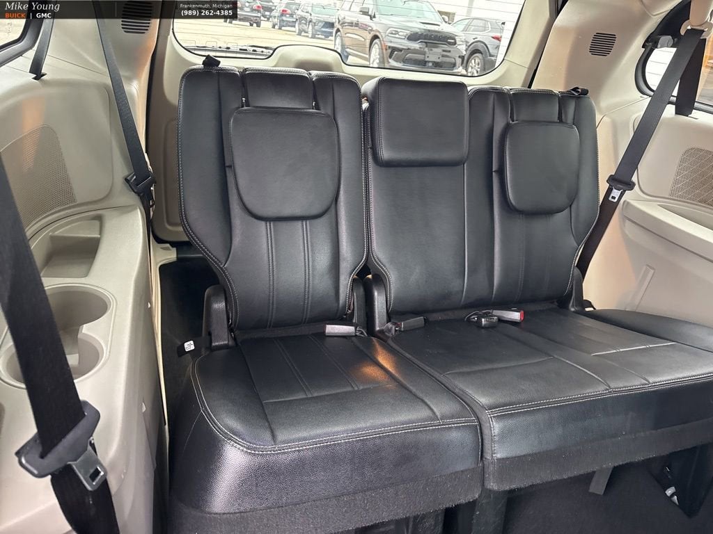 2013 Chrysler Town & Country Touring