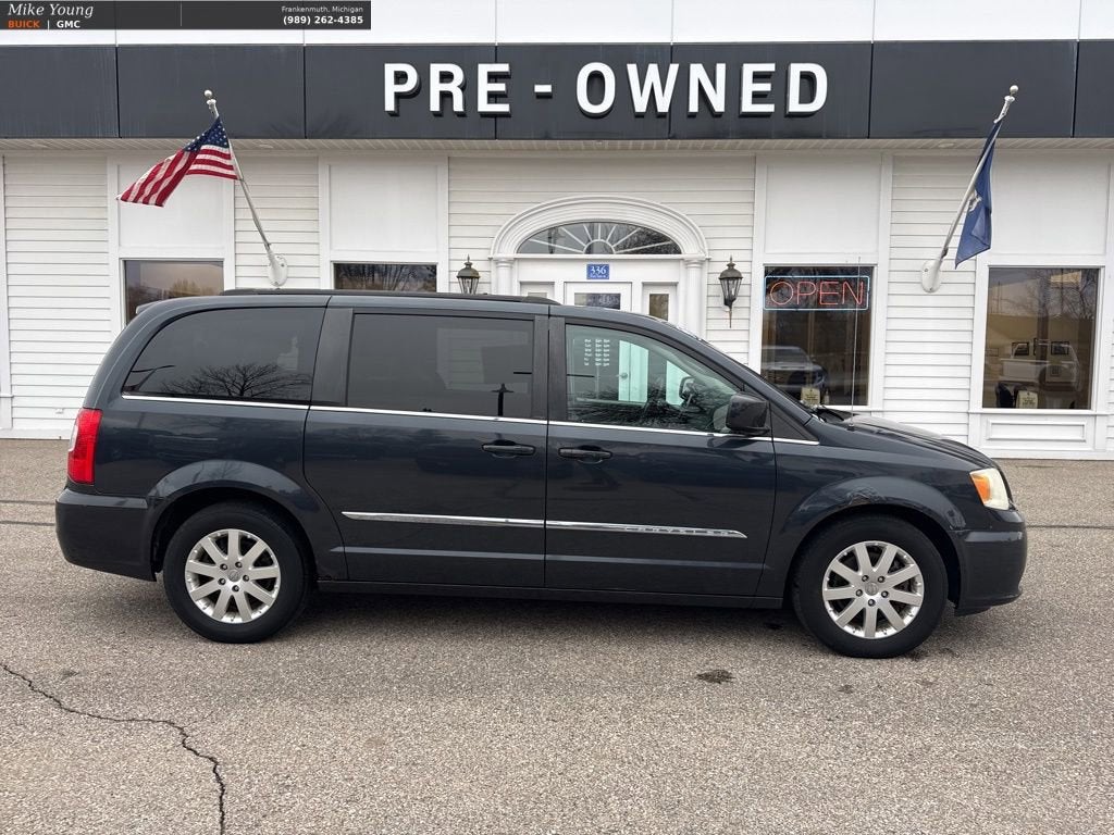 2013 Chrysler Town & Country Touring