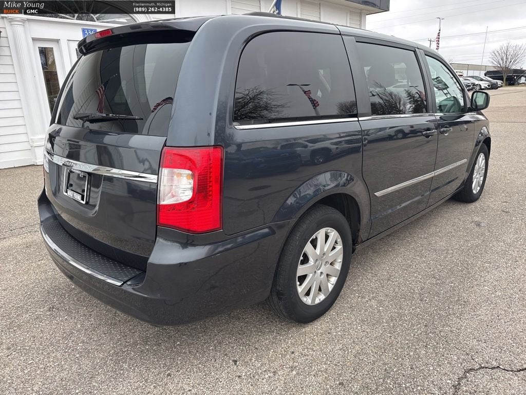 2013 Chrysler Town & Country Touring