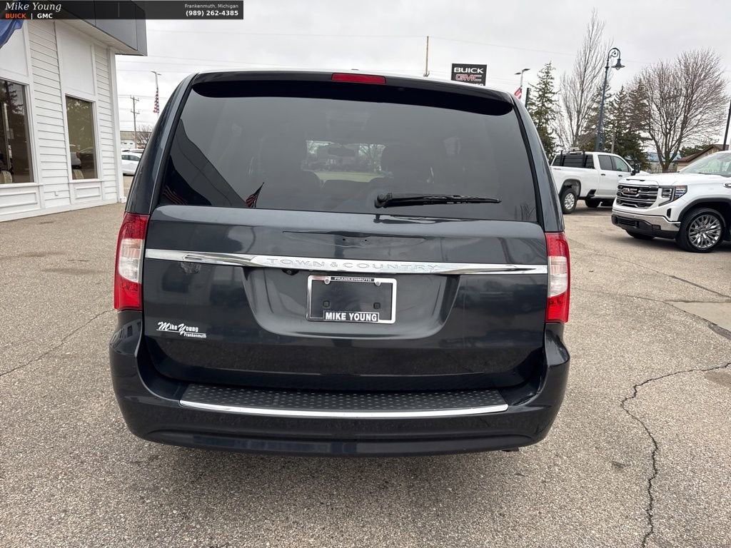 2013 Chrysler Town & Country Touring