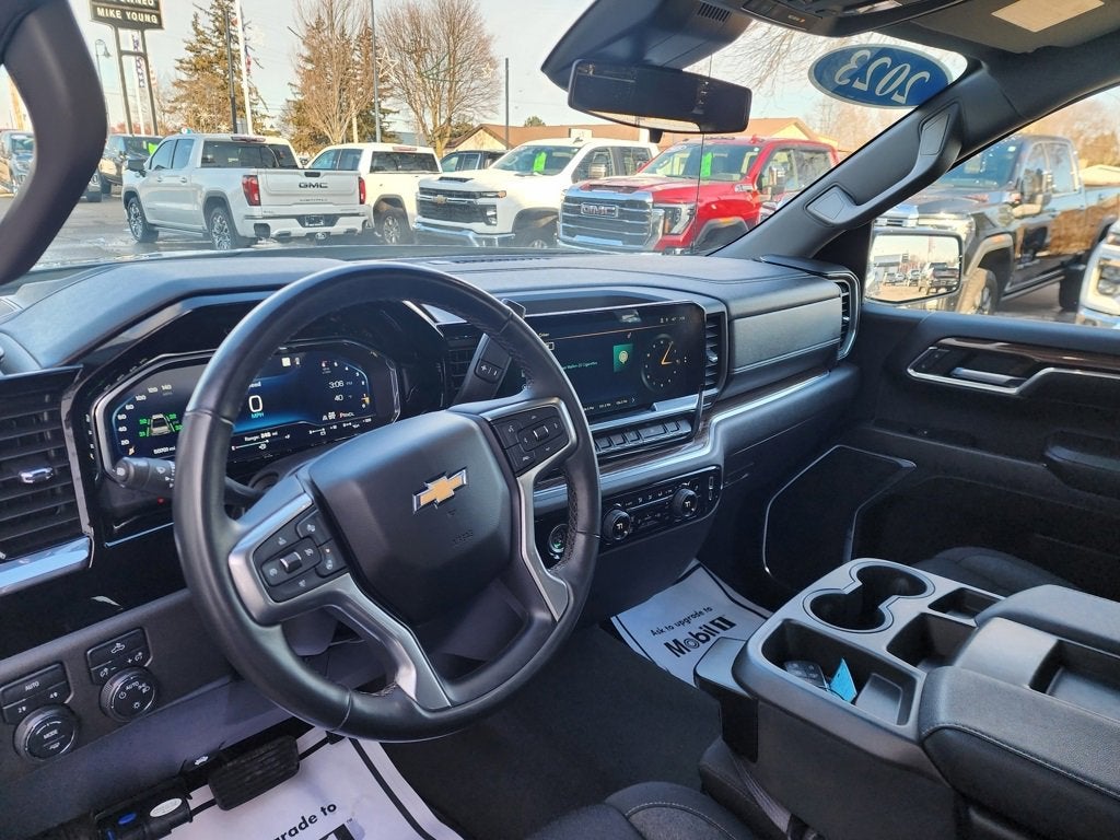 2023 Chevrolet Silverado 1500 LT (2FL)
