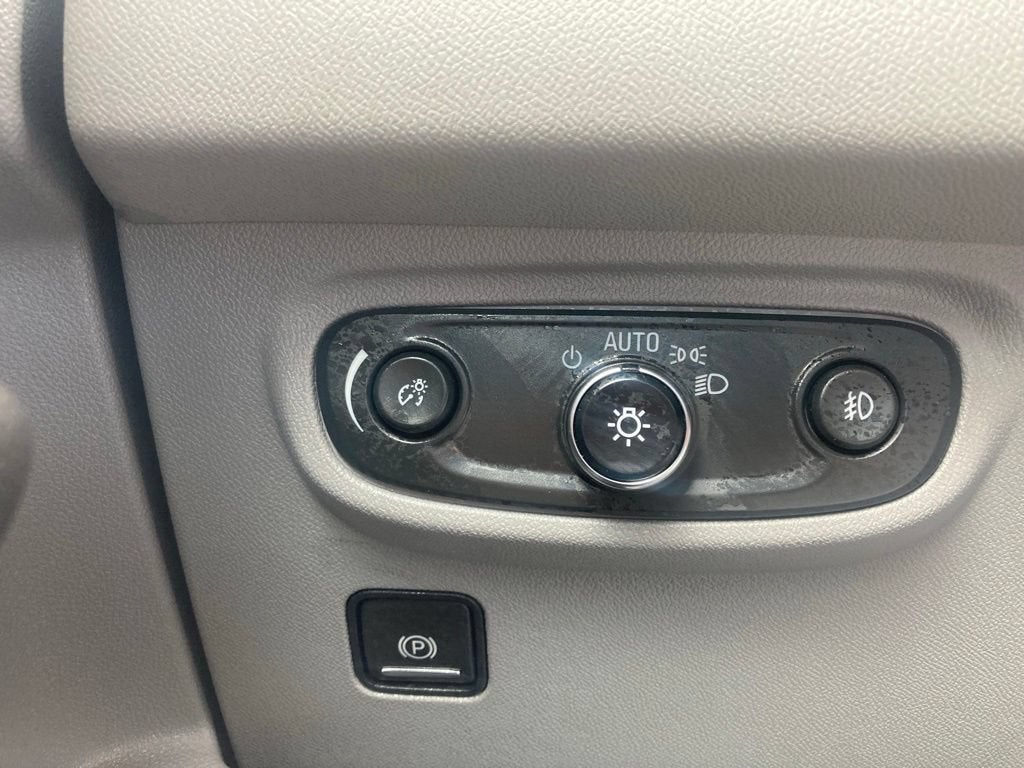2023 GMC Terrain SLT - Photo 32