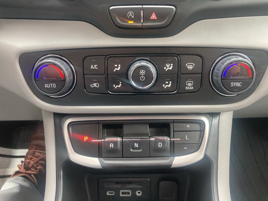2023 GMC Terrain SLT