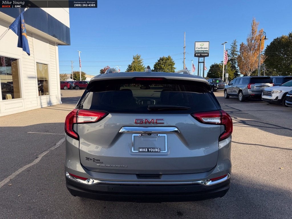 2024 GMC Terrain SLT