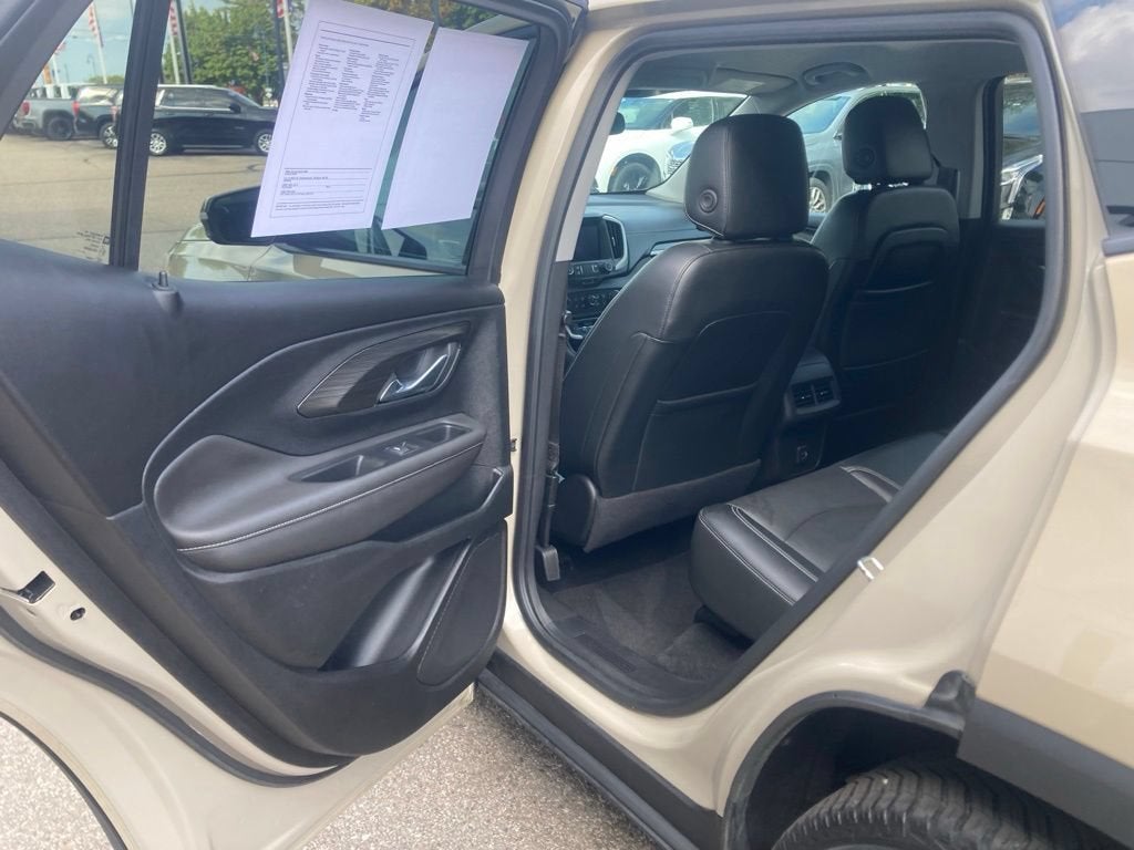 2023 GMC Terrain SLT