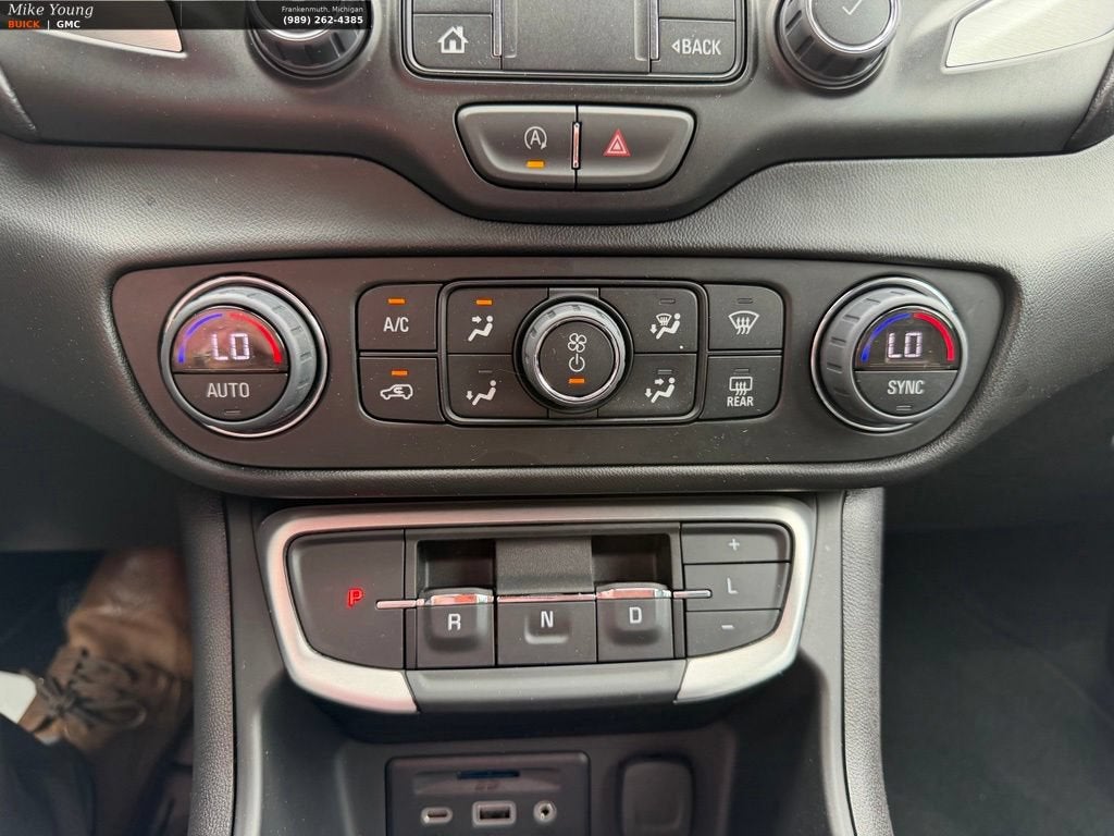 2024 GMC Terrain SLT
