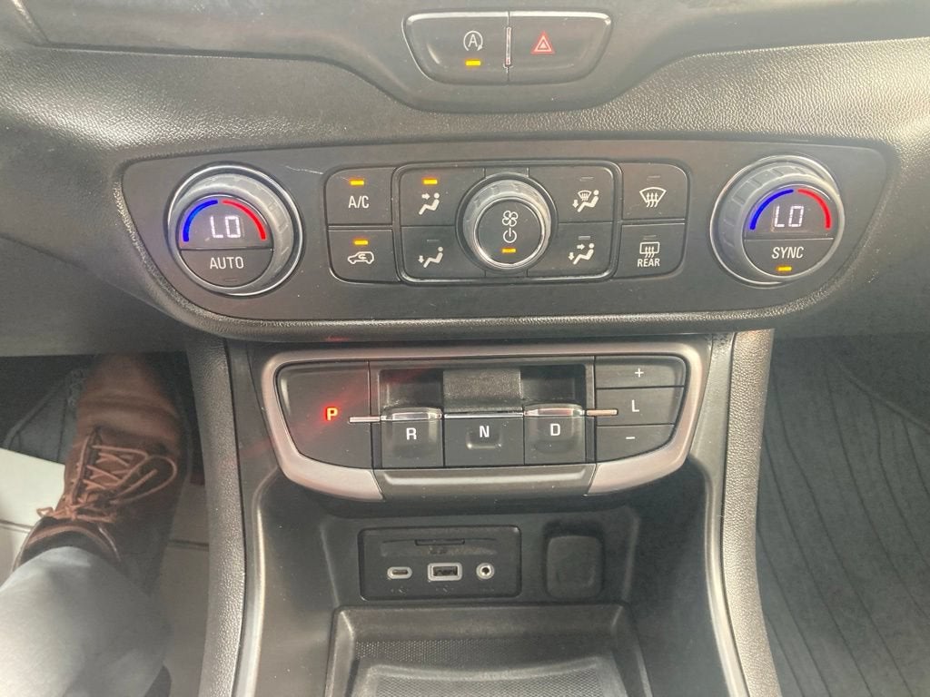 2023 GMC Terrain AT4
