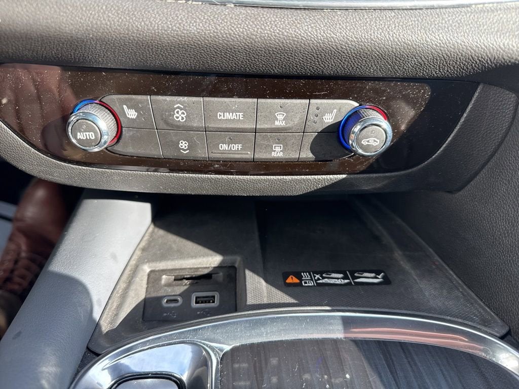 2023 Buick Enclave Essence