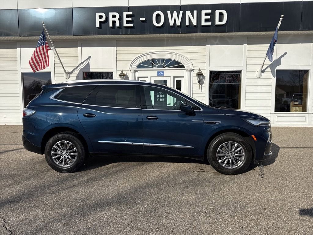 2023 Buick Enclave Essence