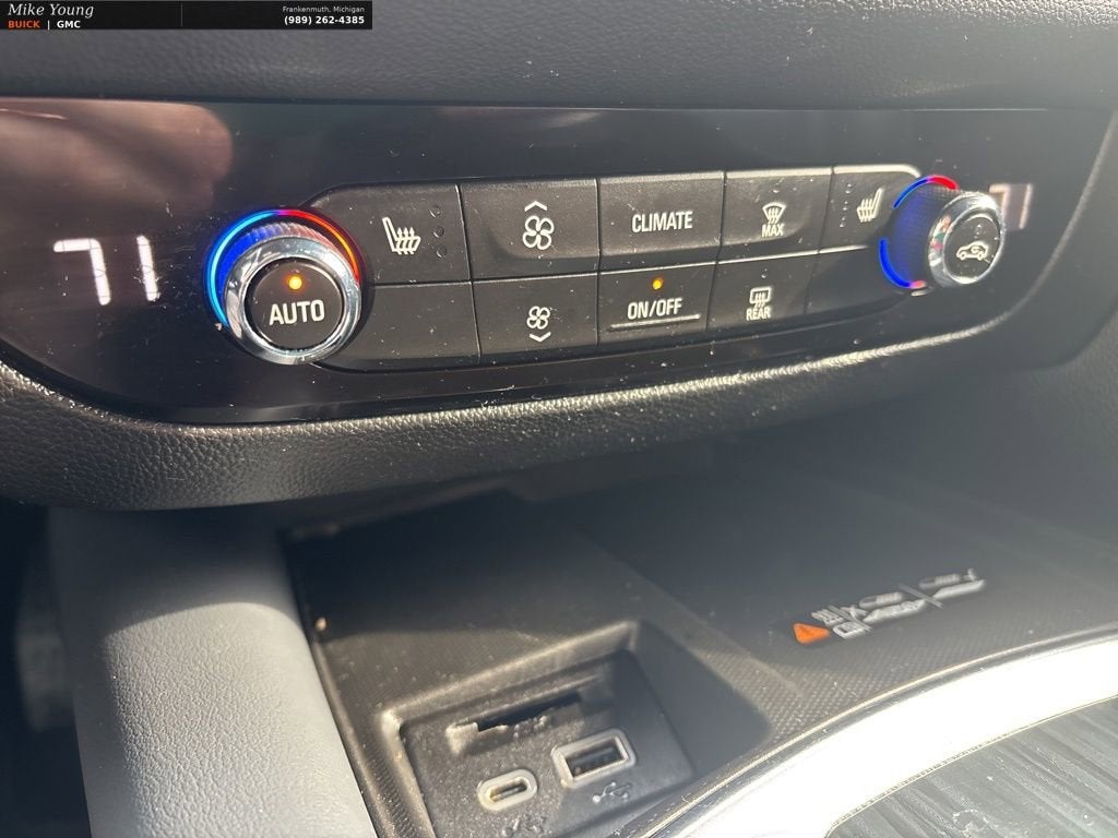 2023 Buick Enclave Essence