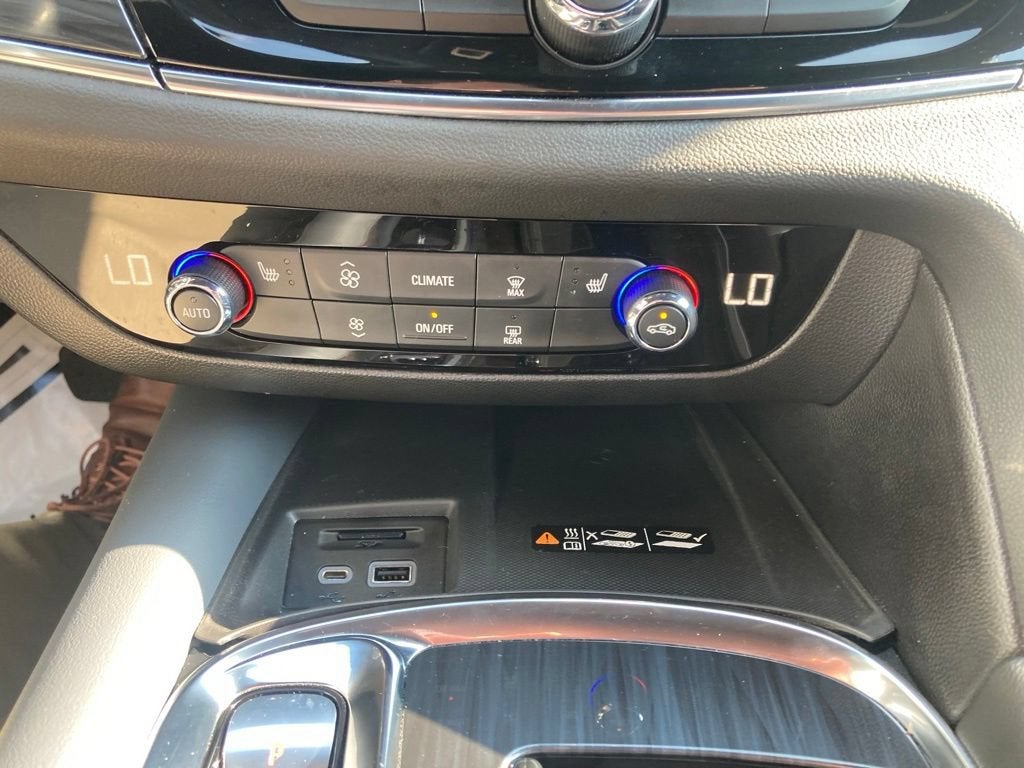 2024 Buick Enclave Essence