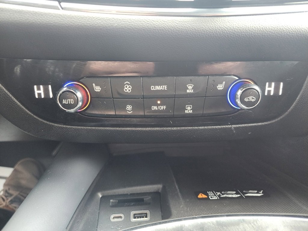 2024 Buick Enclave Essence