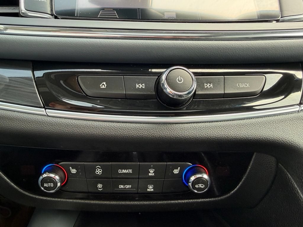 2021 Buick Enclave Essence