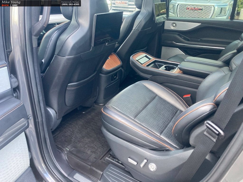 2025 Lincoln Navigator Black Label