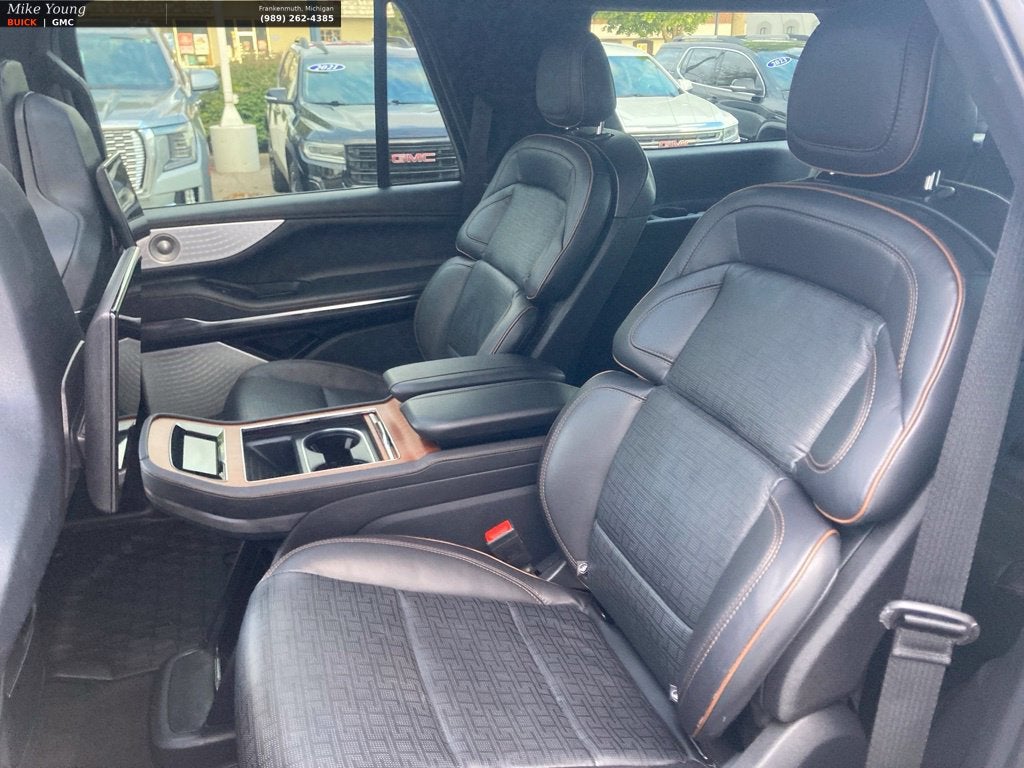2025 Lincoln Navigator Black Label