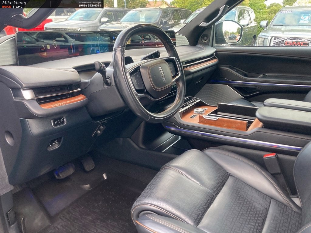 2025 Lincoln Navigator Black Label