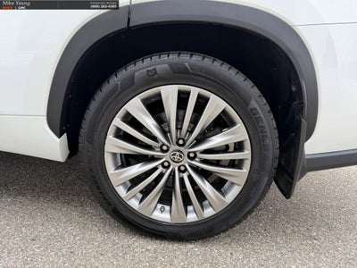 2022 Toyota Highlander Platinum
