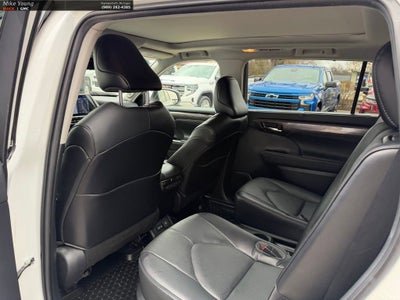 2022 Toyota Highlander Platinum