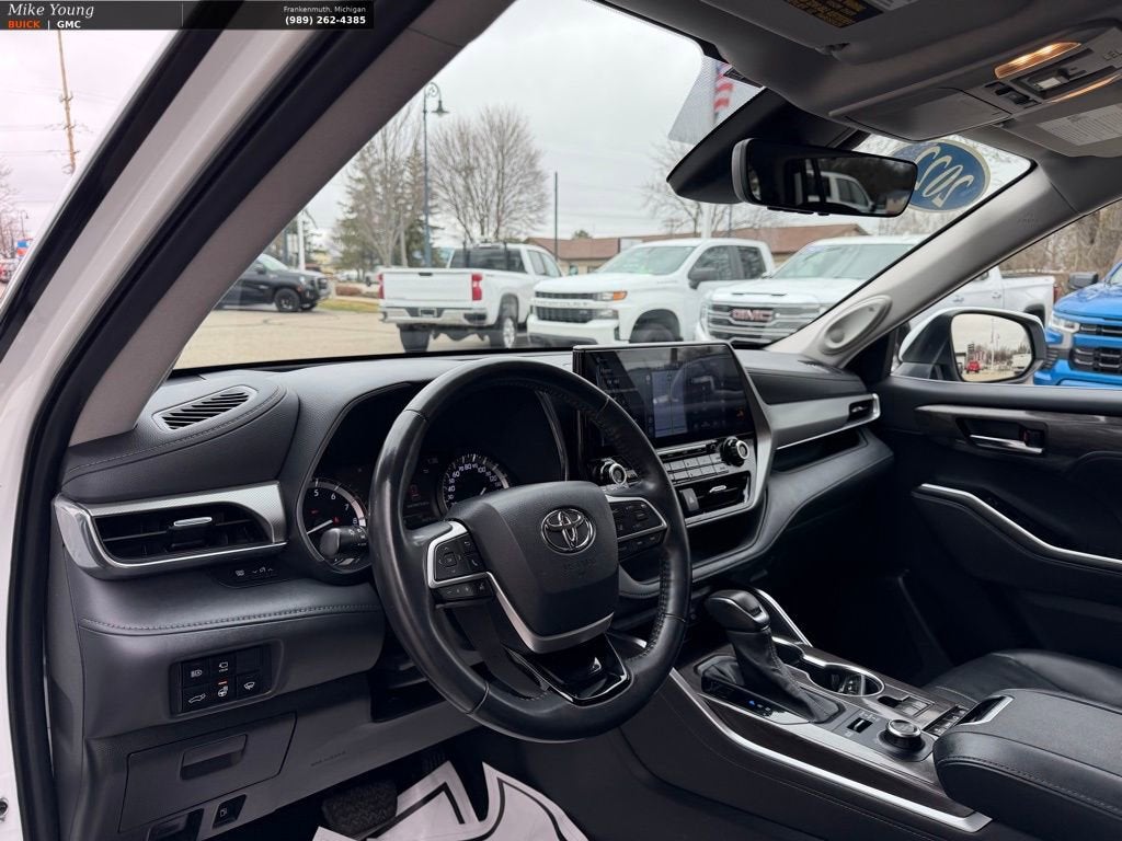 2022 Toyota Highlander Platinum