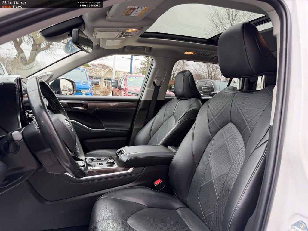 2022 Toyota Highlander Platinum