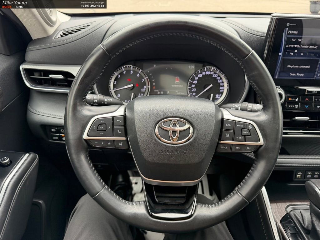 2022 Toyota Highlander Platinum