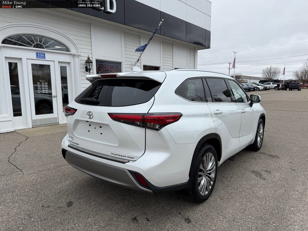 2022 Toyota Highlander Platinum