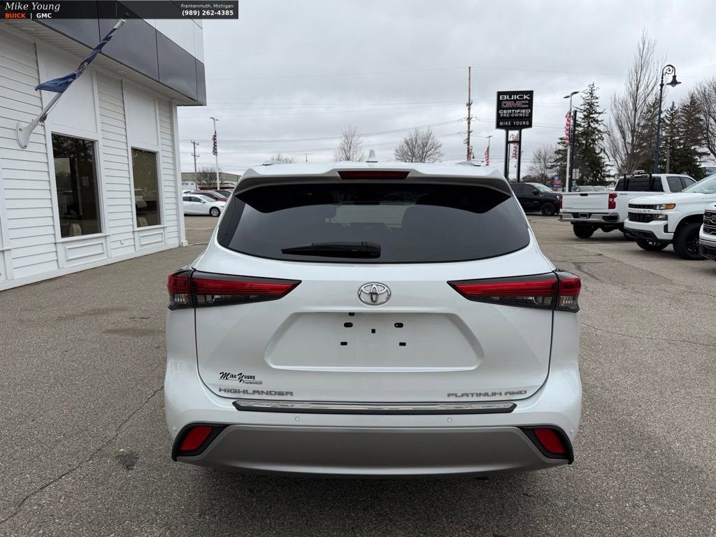 2022 Toyota Highlander Platinum