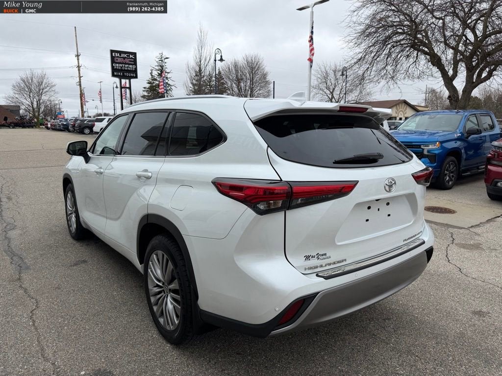 2022 Toyota Highlander Platinum